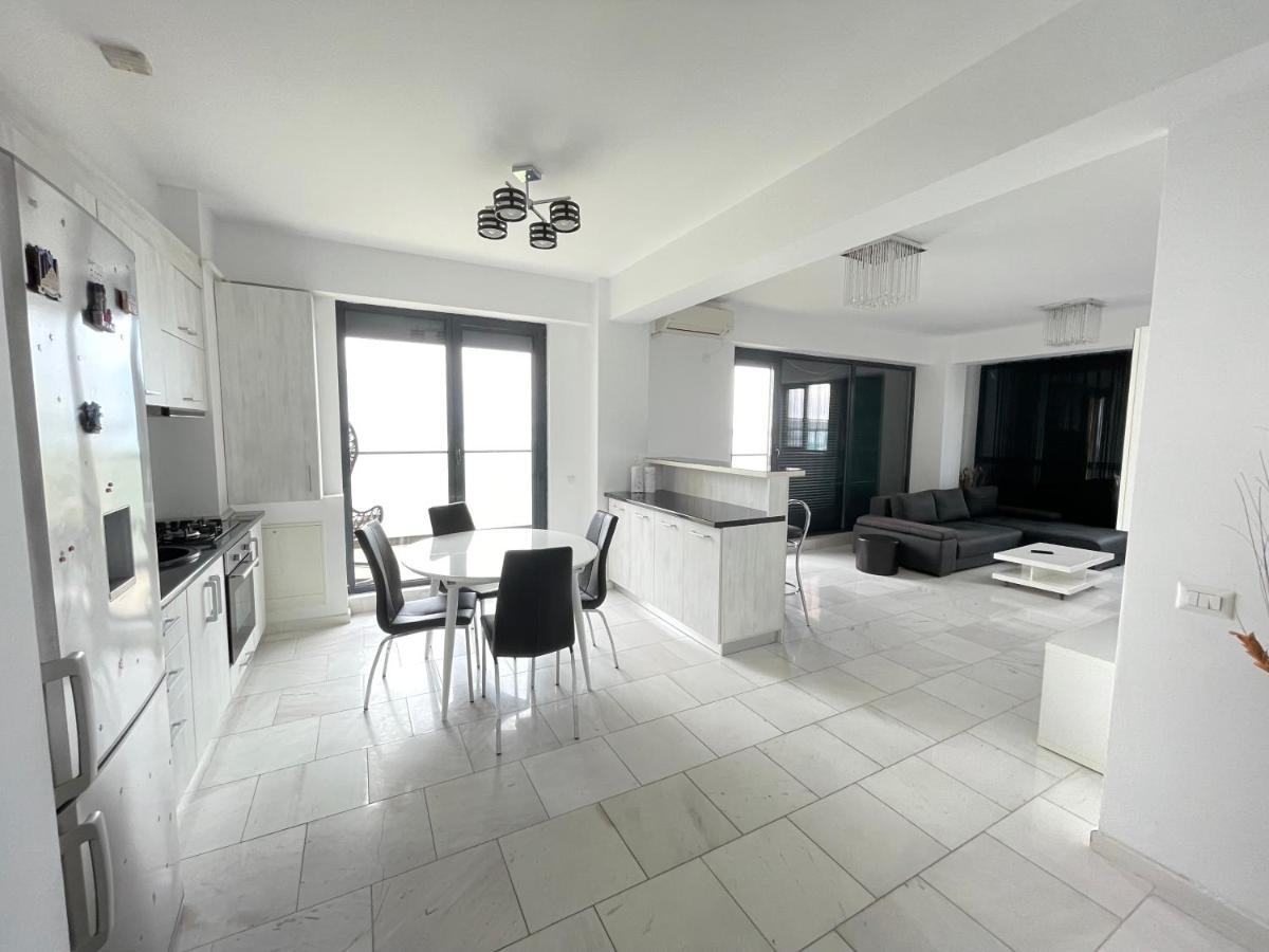 Sns In Sophia Apartment Mamaia