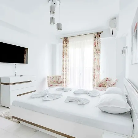 Sns Apartament In Vila Sophia Mamaia Exterior photo