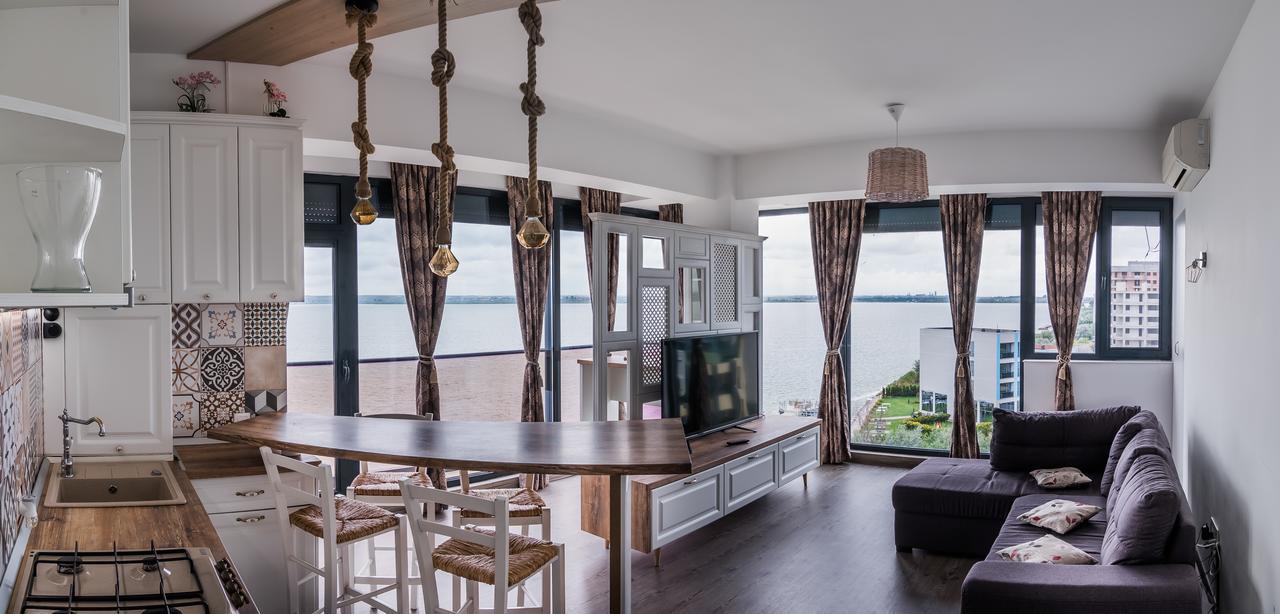 Sns In Sophia Mamaia